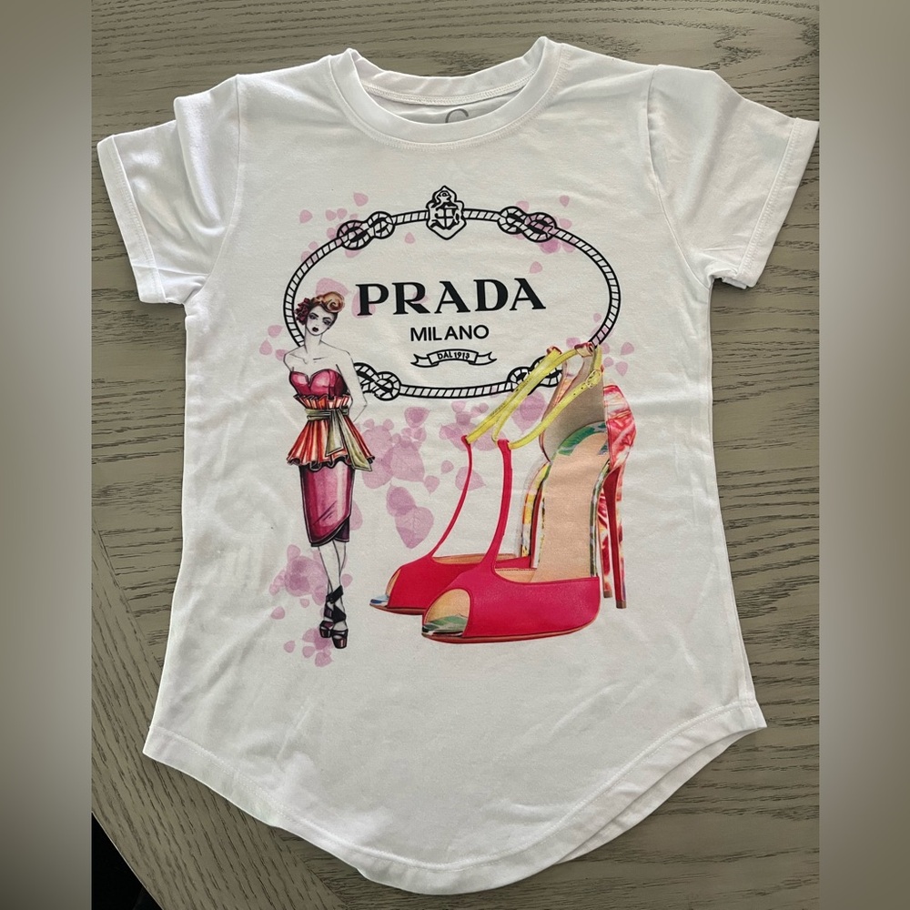 Girls inspired fashion graphic tee